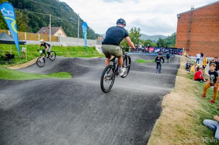 Otvoritev še ene postaje koles in pumptracka 8